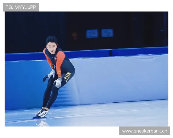 高亭宇训练完直接拎两袋冰块回家泡澡，这人是真不怕冷啊